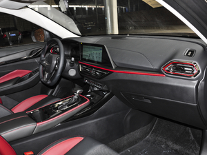 2021款1.5T DCT尊贵型 中控区