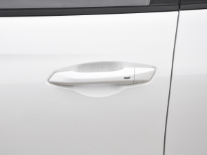 2021款1.6L 手动豪华型 主驾门拉手