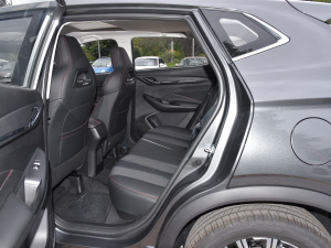 2021款1.6L CVT尊享型 后排空间