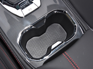 2021款1.6L CVT尊享型 前排杯架