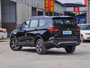 2021款1.5T 手动豪华型 7座 左后45度