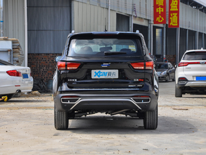2021款1.5T 手动豪华型 7座 正后	