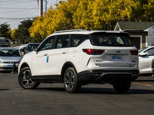2021款1.5T 自动豪华型 6座 左后45度