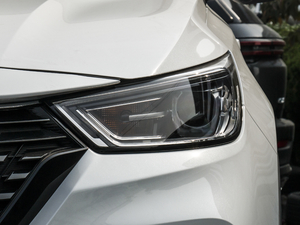 2021款1.5T 自动豪华型 6座 大灯