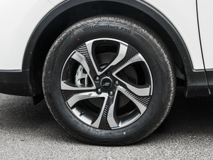 2021款1.5T 自动豪华型 6座 轮圈