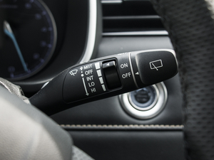2021款1.5T 自动豪华型 6座 中控区