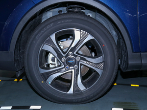 2021款1.5T 自动旗舰型 7座 轮圈
