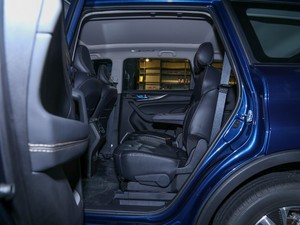 2021款1.5T 自动旗舰型 7座 后排空间