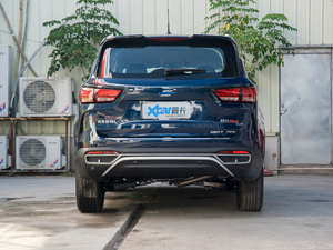 2021款1.5T 手动精英型 7座 正后	