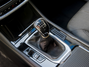 2021款1.5T 手动精英型 7座 换挡杆