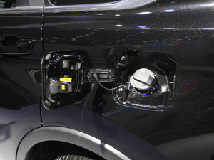2021款1.5T 手动旗舰型 6座 油箱盖