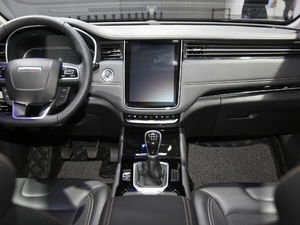 2021款1.5T 手动旗舰型 6座 中控台