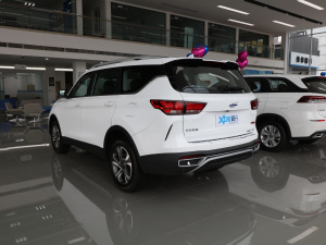 2021款1.5T 手动旗舰型 7座 左后45度