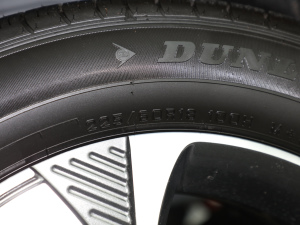 2021款1.5T 手动旗舰型 7座 轮胎尺寸
