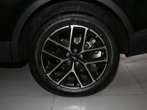 2021款GT 2.0T 自动领航型 7座 轮圈
