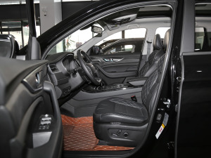 2021款GT 2.0T 自动领航型 7座 前排空间
