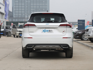 2021款1.5T 自动豪华型 正后	