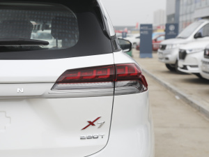 2021款1.5T 自动豪华型 尾灯