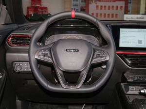 2022款1.5T DCT虎啸限定版 方向盘