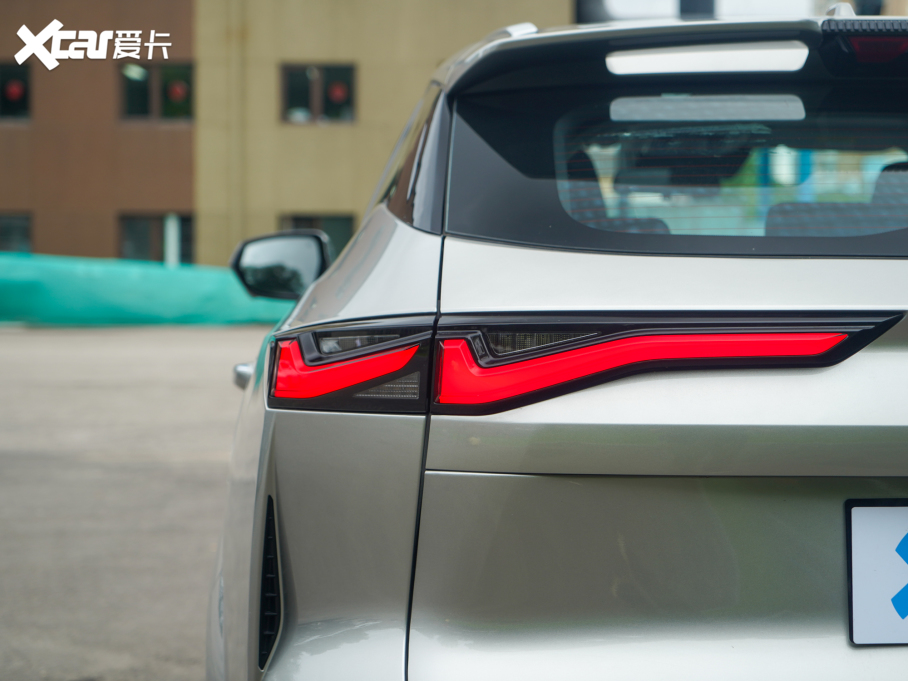 2022LWZ6 {(ln)L 1.5T DCTǺ