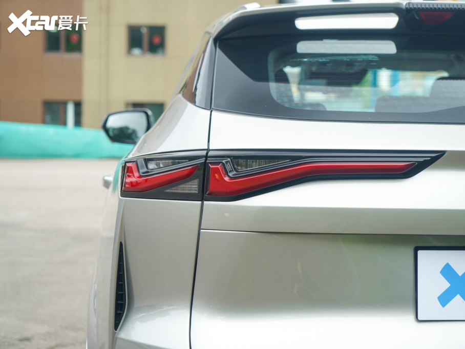 2022LWZ6 {L 1.5T DCTǺ