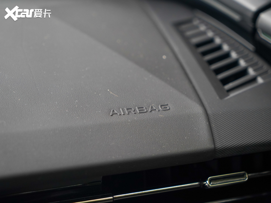 2022LWZ6 {L 1.5T DCTǺ