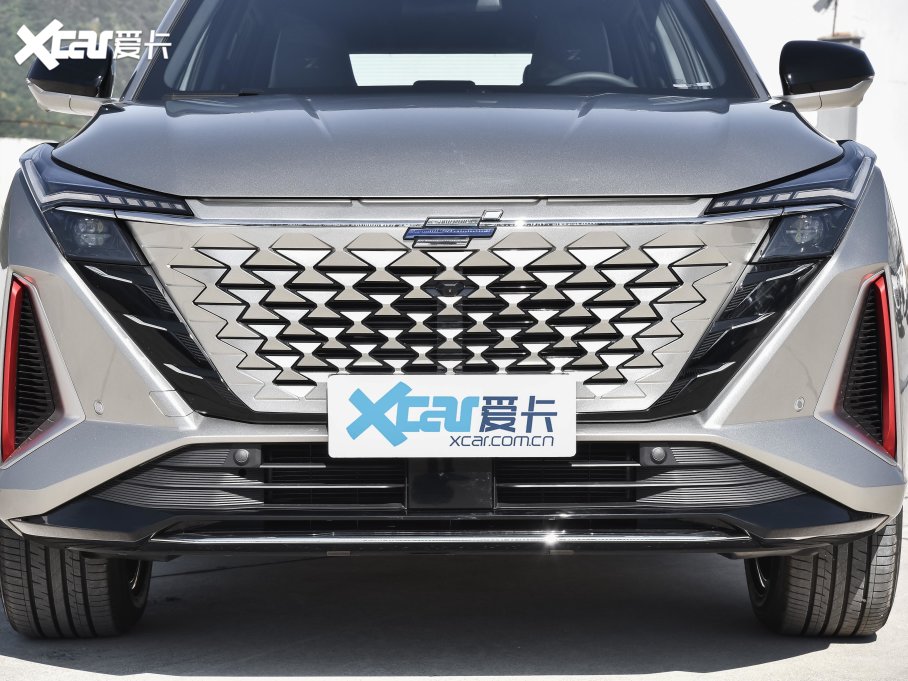 2022LWZ6 {L 1.5T DCTIͳа