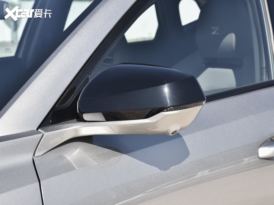 2022LWZ6 {L 1.5T DCTIͳа