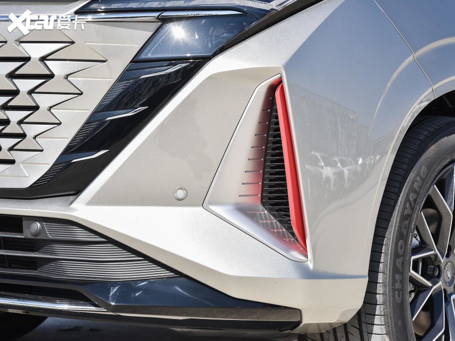 2022LWZ6 {L 1.5T DCTIͳа