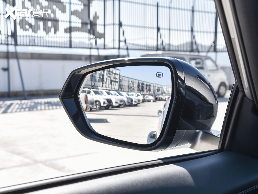 2022LWZ6 {L 1.5T DCTIͳа