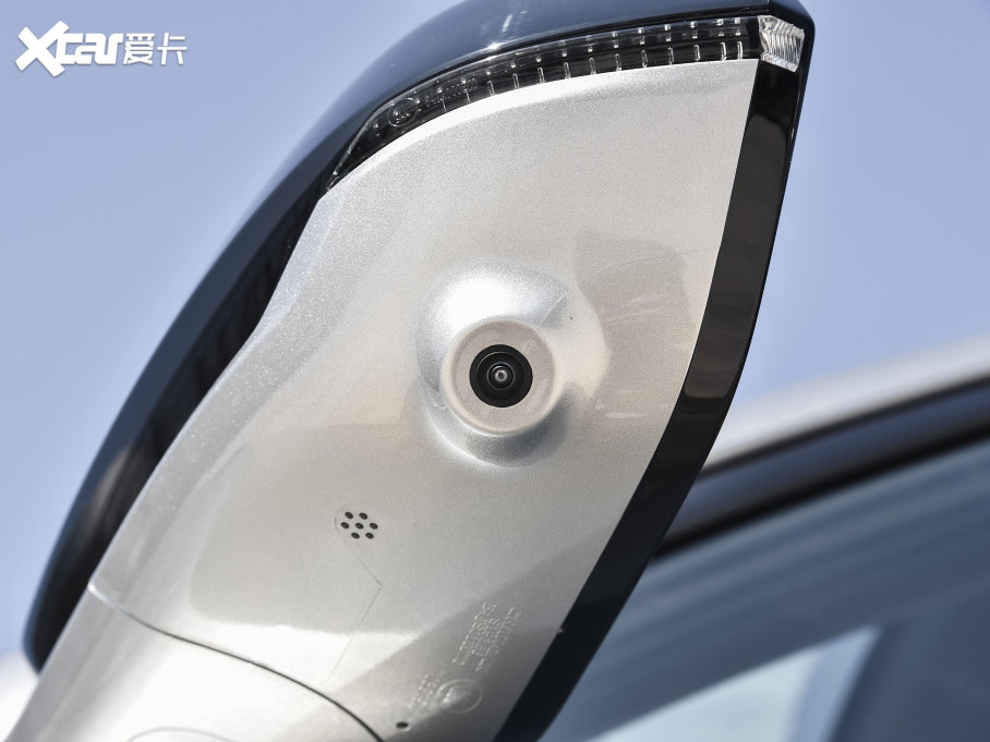 2022LWZ6 {L 1.5T DCTIͳа