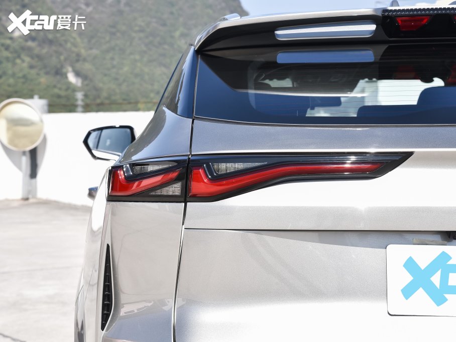 2022LWZ6 {L 1.5T DCTIͳа