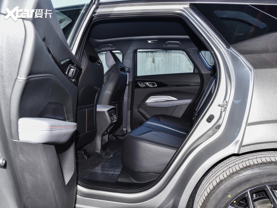 2022LWZ6 {L 1.5T DCTIͳа