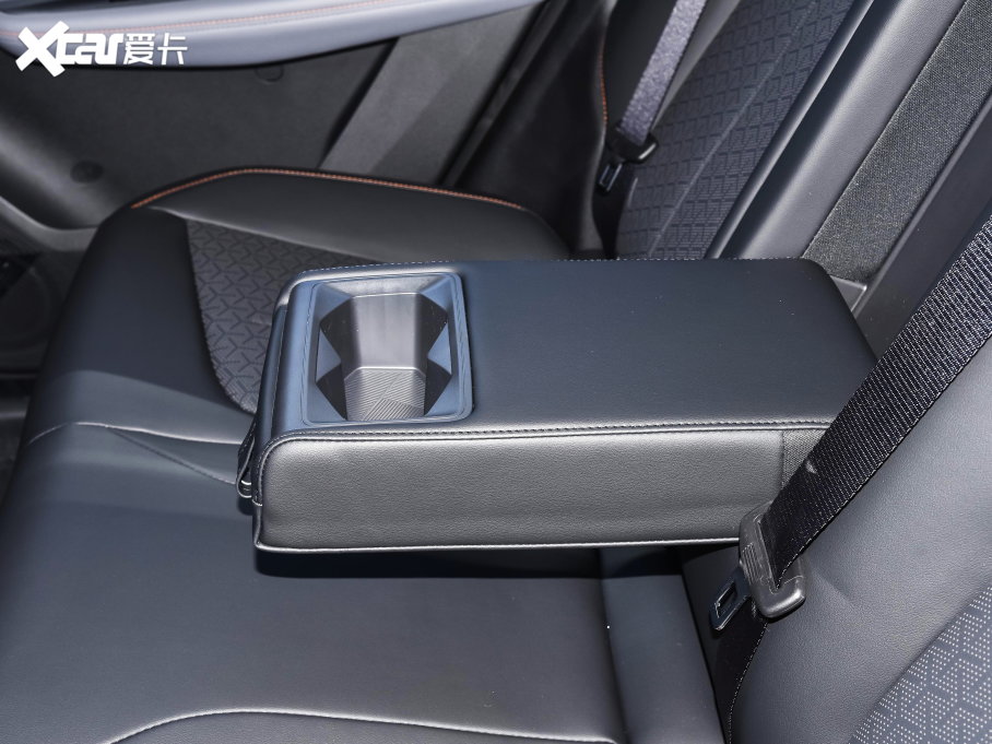 2022LWZ6 {L 1.5T DCTIͳа