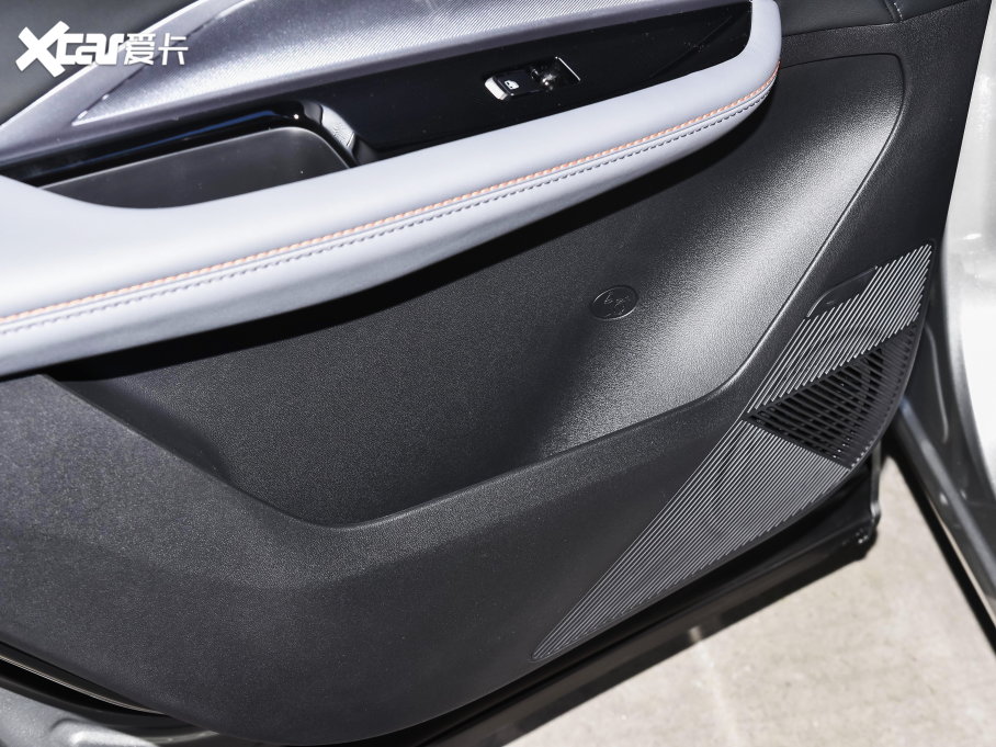 2022LWZ6 {L 1.5T DCTIͳа