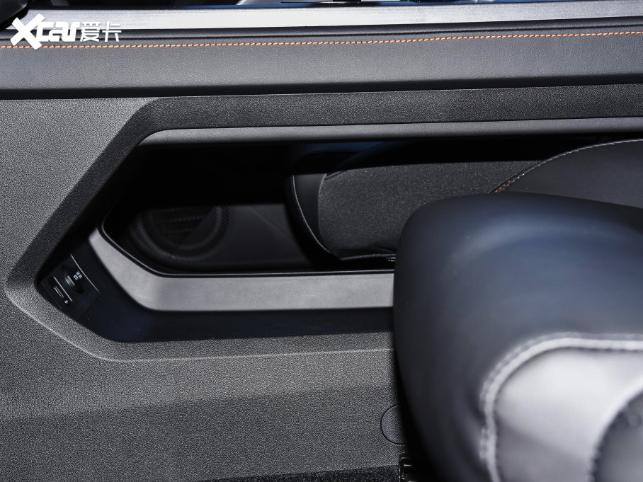 2022LWZ6 {L 1.5T DCTIͳа