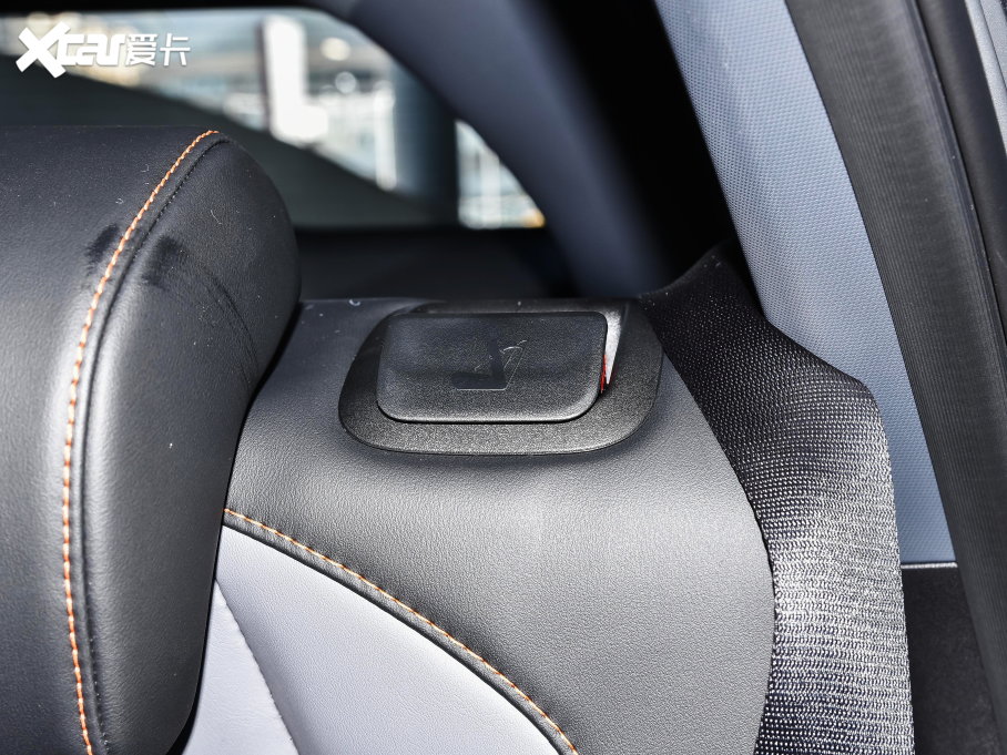 2022LWZ6 {L 1.5T DCTIͳа