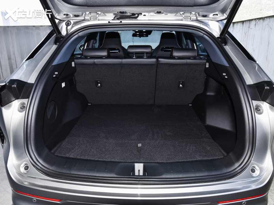 2022LWZ6 {L 1.5T DCTIͳа