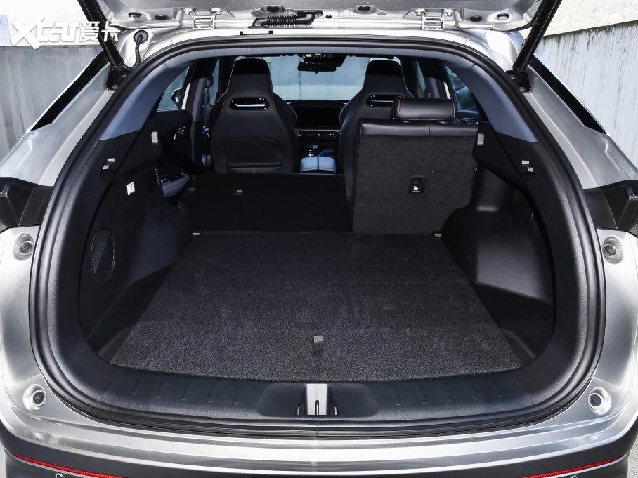 2022LWZ6 {L 1.5T DCTIͳа