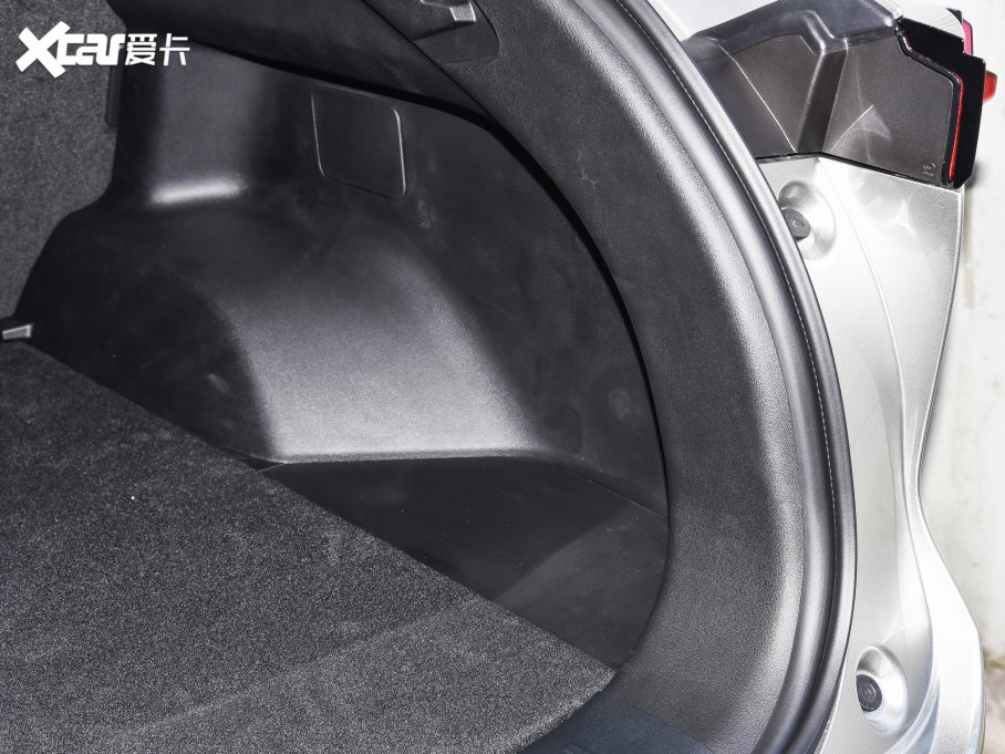 2022LWZ6 {L 1.5T DCTI(lng)ͳа