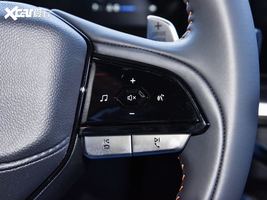 2022LWZ6 {L 1.5T DCTIͳа