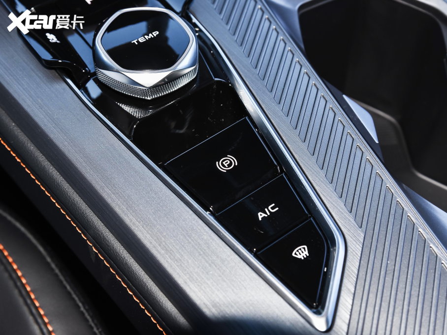 2022LWZ6 {L 1.5T DCTIͳа