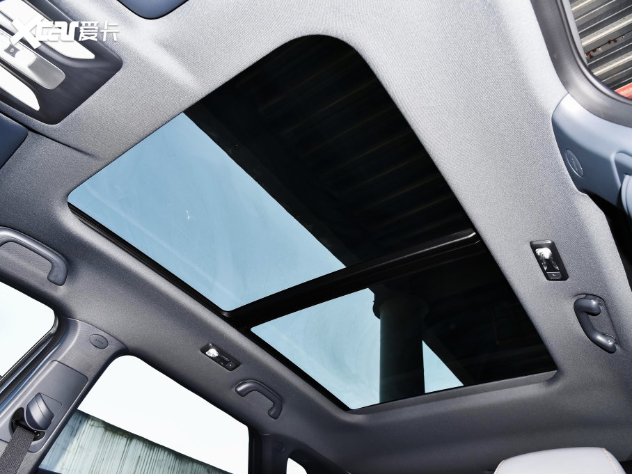 2022LWZ6 {L 1.5T DCTIͳа