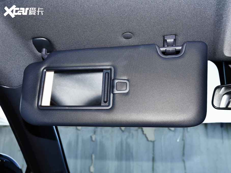 2022LWZ6 {L 1.5T DCTI(lng)ͳа