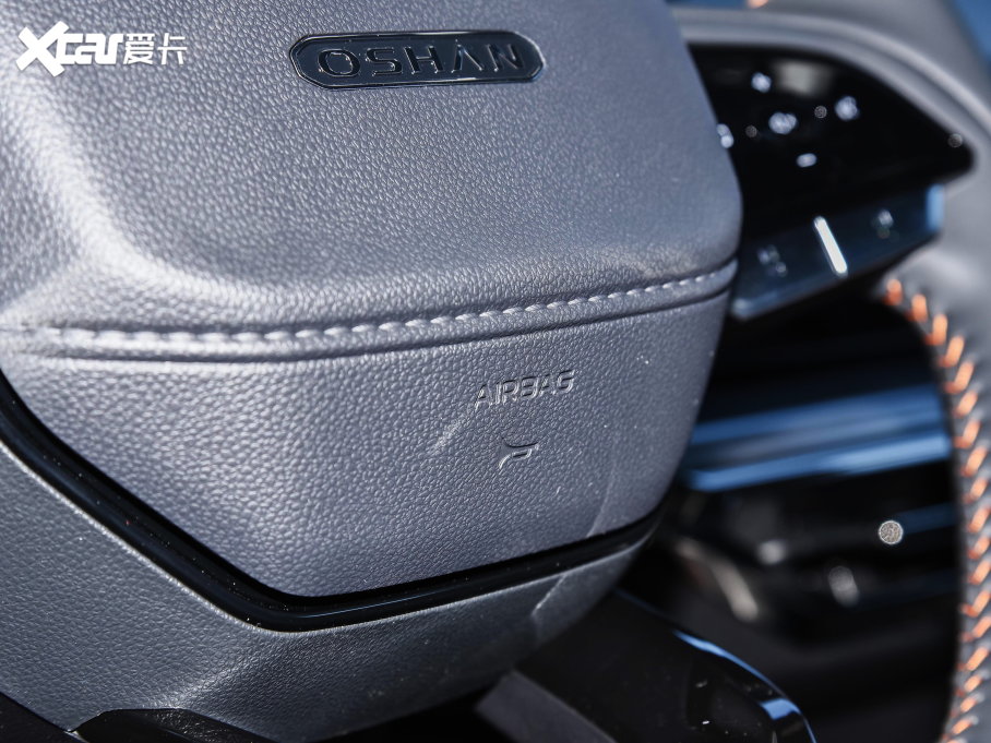 2022LWZ6 {L 1.5T DCTIͳа