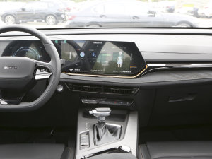 2023款改款 1.5T DCT先锋型 中控台