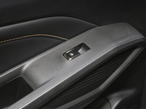 2023款1.5T DCT乐享型 后排车窗控制区