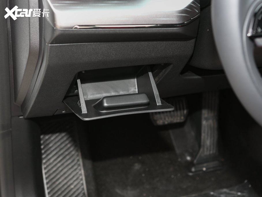 2023LWZ6 {L 2.0T Ԅh