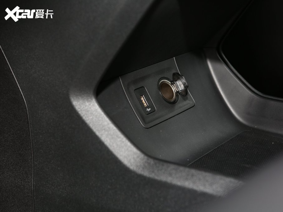 2023LWZ6 {L 2.0T Ԅh