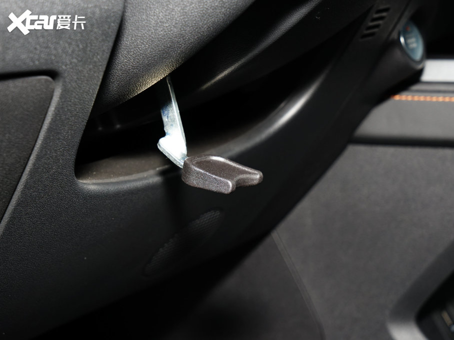 2023LWZ6 {L 1.5T DCTI